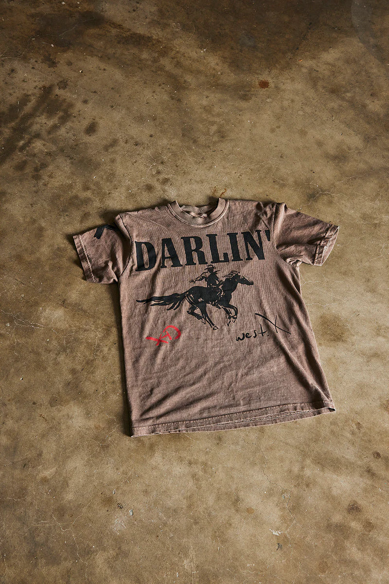 Darlin' HORSEMAN SHORT SLEEVE - BROWN