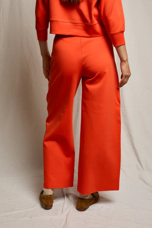 Perfect White Tee Mikos travel group wide leg pant with pockets