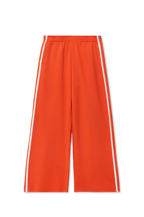 Perfect White Tee Mikos travel group wide leg pant with pockets
