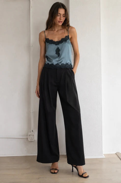 Doen Avelaine Top in Dulac Green