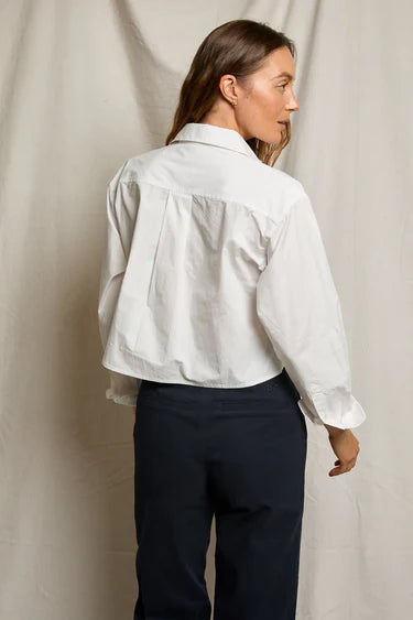 Perfectwhitetee naomi poplin long sleeve cropped button up White