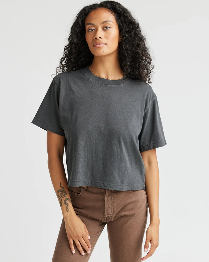 RicherPoorer Women's Relaxed Crop Tee - Stretched Limo